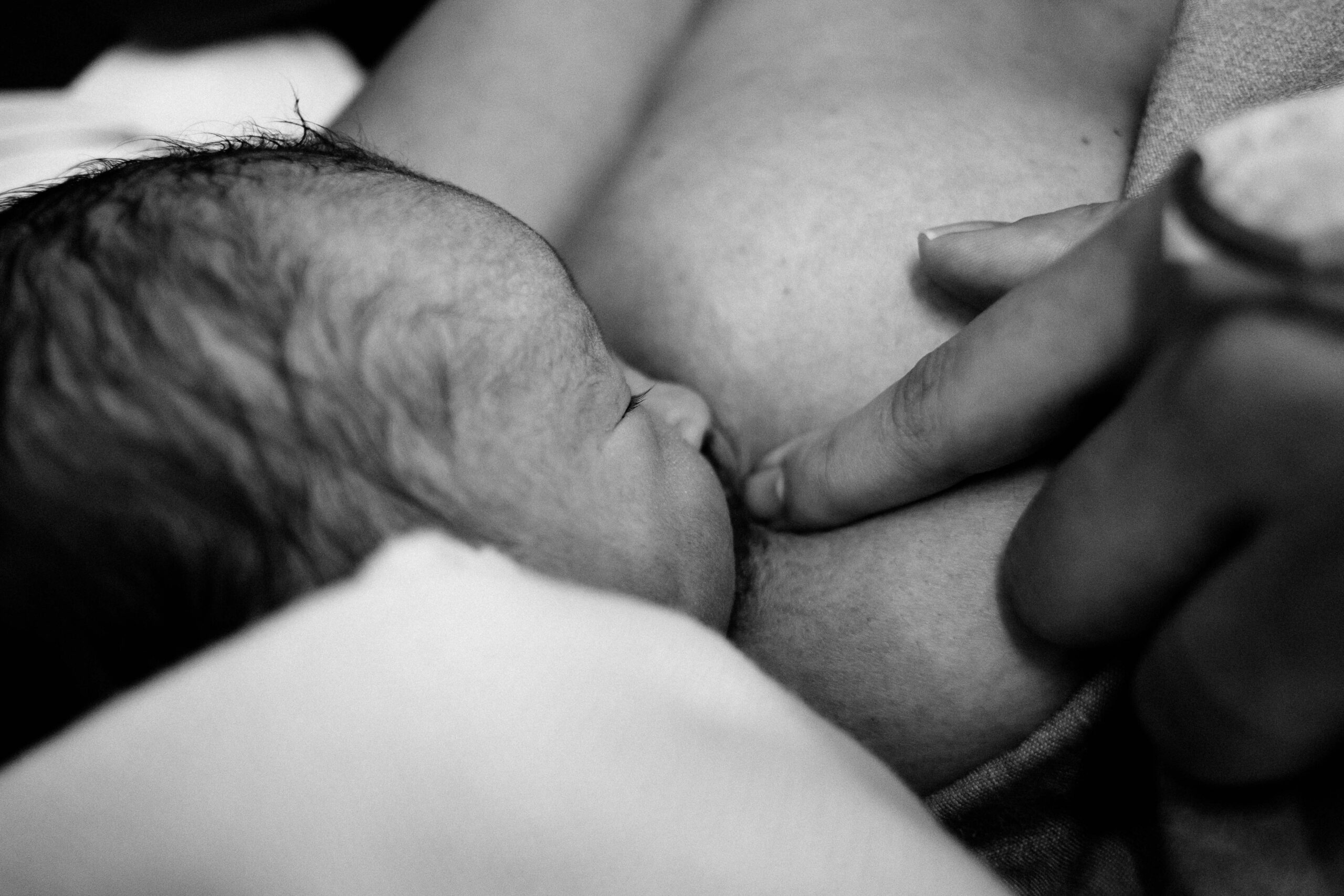 Leite fraco, dor, fissuras nos seios. Tire dúvidas sobre amamentação