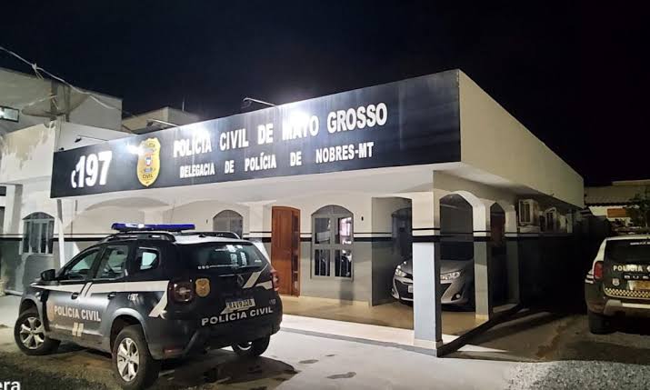 Homem é assassinado a tiros na frente da esposa