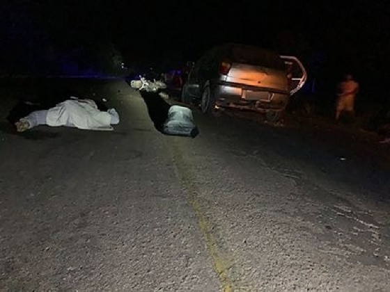 Motociclista embriagado morre ao invadir contramão e bater em carro