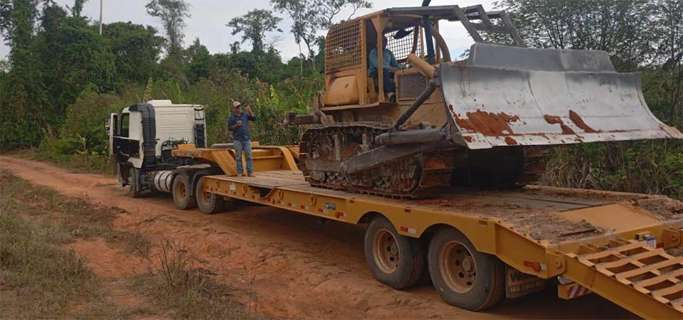 Batalhão Ambiental da PM fecha garimpo e local de extração ilegal de madeira em duas cidades