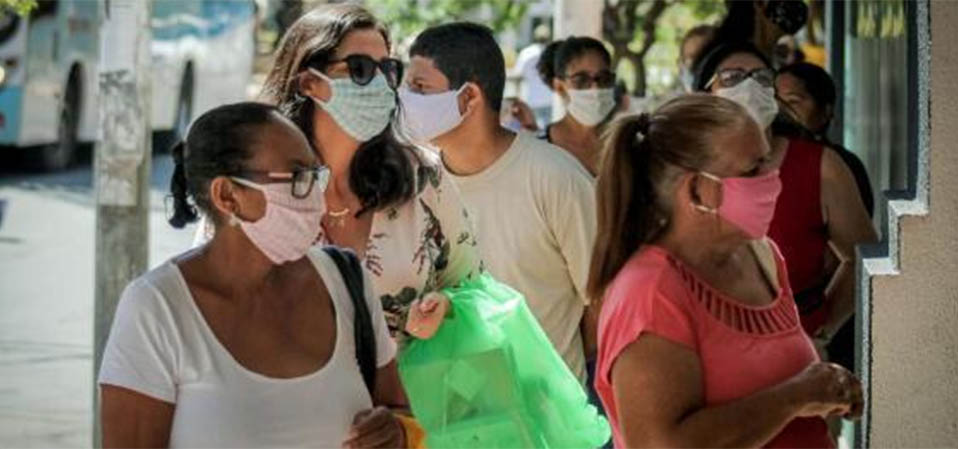Uso de máscaras é recomendado para crianças e pessoas com sintomas gripais