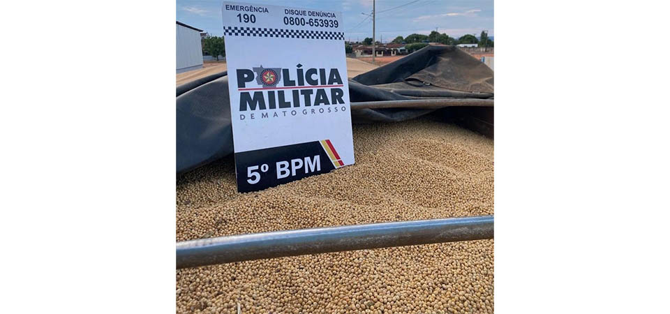 PM prende motorista e apreende caminhão com 48 toneladas de soja furtada