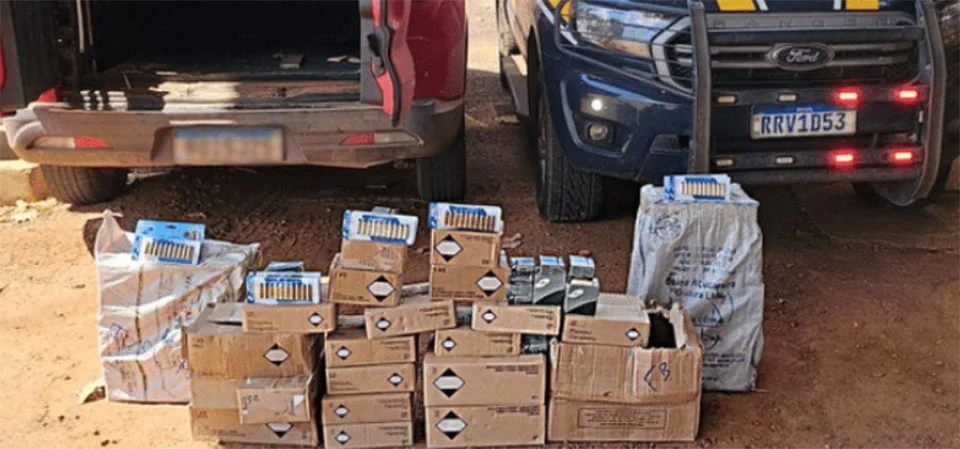 PRF intercepta carro transportando 14 mil munições em rodovia