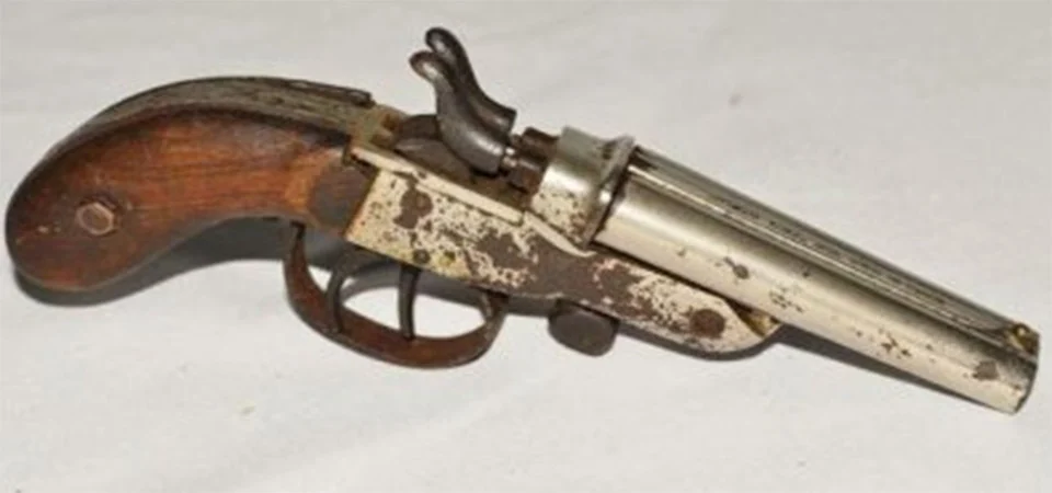 Bravão é preso após ameaçar matar toda família com garrucha