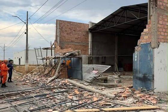 Pedreiro morre esmagado após parede desabar durante obra