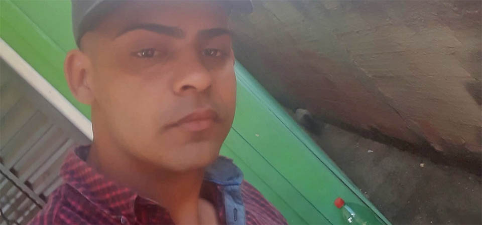 Trio arromba porta, invade casa e mata homem de 30 anos dormindo