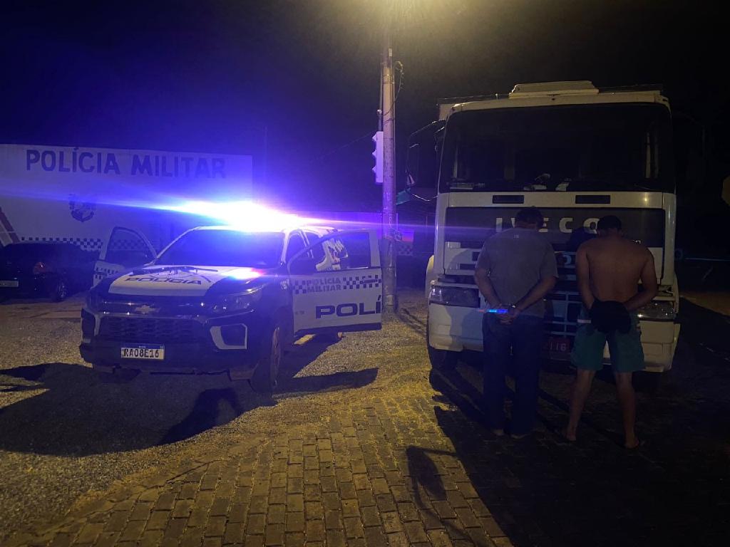 PM prende dois homens por furto de gado em fazenda