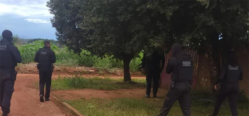 Polícia Civil cumpre buscas contra suspeito de armazenar mídias de pornografia infantil