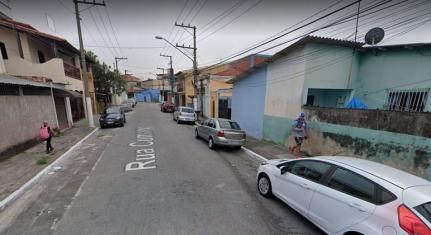 Para defender mãe e irmã de agressão, filha mata próprio pai