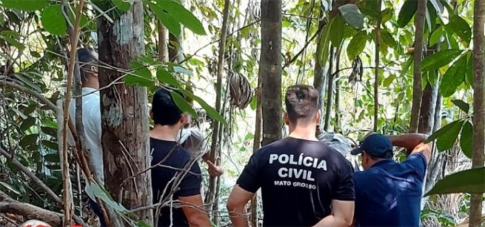 Corpo com sinais de violência é encontrado em mata e polícia investiga