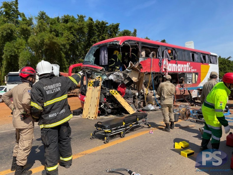 URGENTE: Colisão entre ônibus e carreta entre Sorriso e Sinop deixa pelo menos 12 mortos