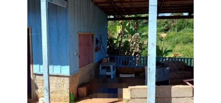 Homem de 44 anos é encontrado morto caído na área de casa