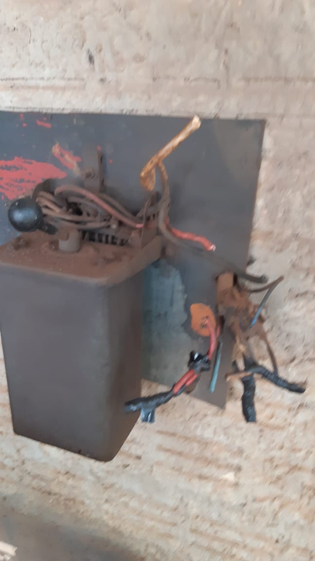 Itanhangá: Ladrões furtam cabos de cobre de marcenaria e jato de areia. Fotos