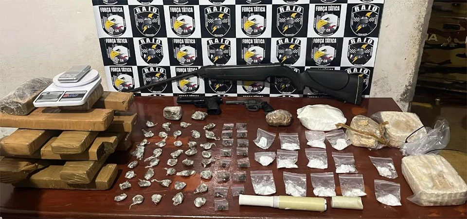 PM conduz 422 pessoas e apreende 490 quilos de drogas na primeira edição de operação