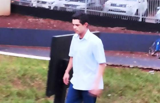 Pistoleiro mata detive com tiro na cabeça e diz que “guia” mandou