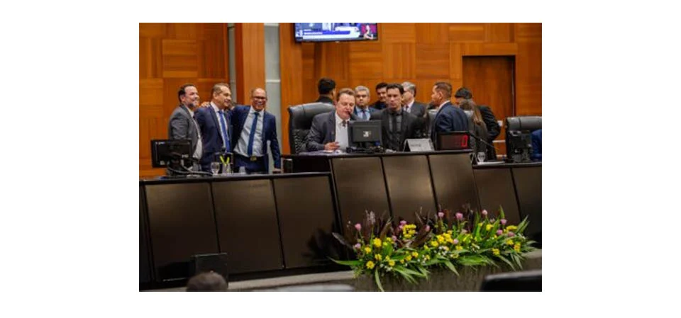 Deputados aprovam promoção excepcional de subtenentes da PM