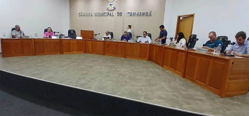 Itanhangá: Vereadores analisam projeto que indeniza proprietários de veículos atingidos pelo telhado da Escola Paulo Freire