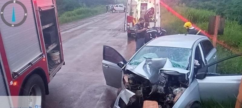 Motorista bate HB20 contra mureta de ponte e morre