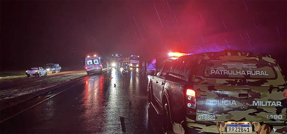 Dois homens perdem a vida em colisão entre duas motos na BR 364