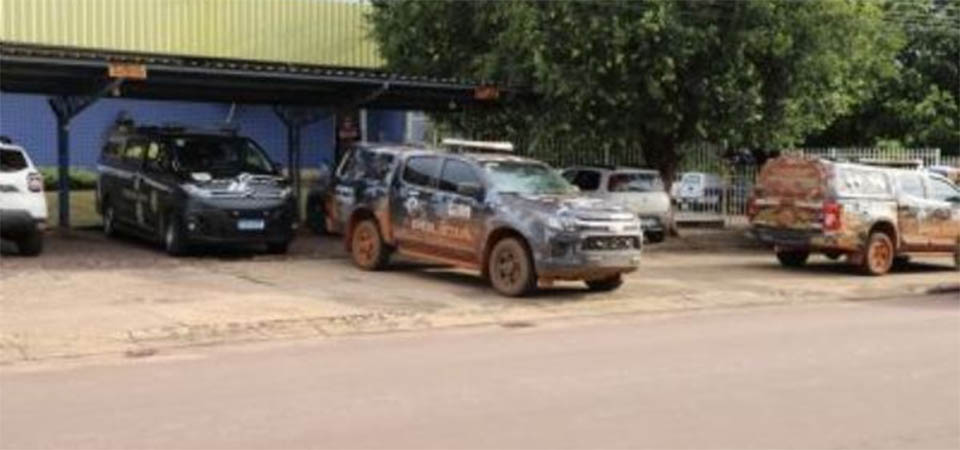 Policiais militares são presos suspeitos de invasão de terras