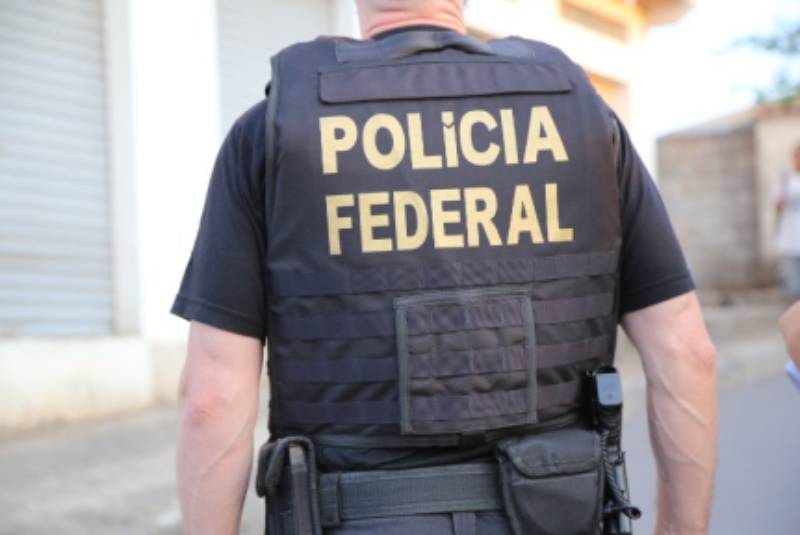 PF deflagra operação contra tráfico internacional de drogas por aviões
