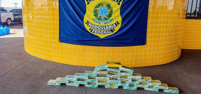 PRF apreende mais de 30 kg de cocaína durante operação integrada