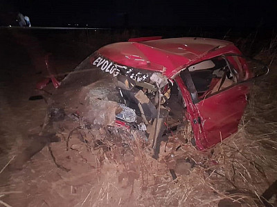 Homem morre em gravíssimo acidente, velocímetro trava em 220 km/h