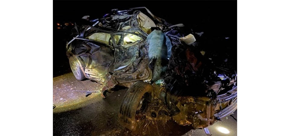 Homem morre em acidente entre veículo e caminhão tanque