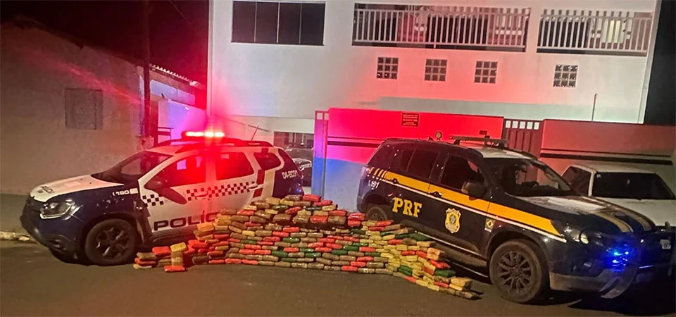 Polícia Militar e PRF apreendem 212 quilos de supermaconha