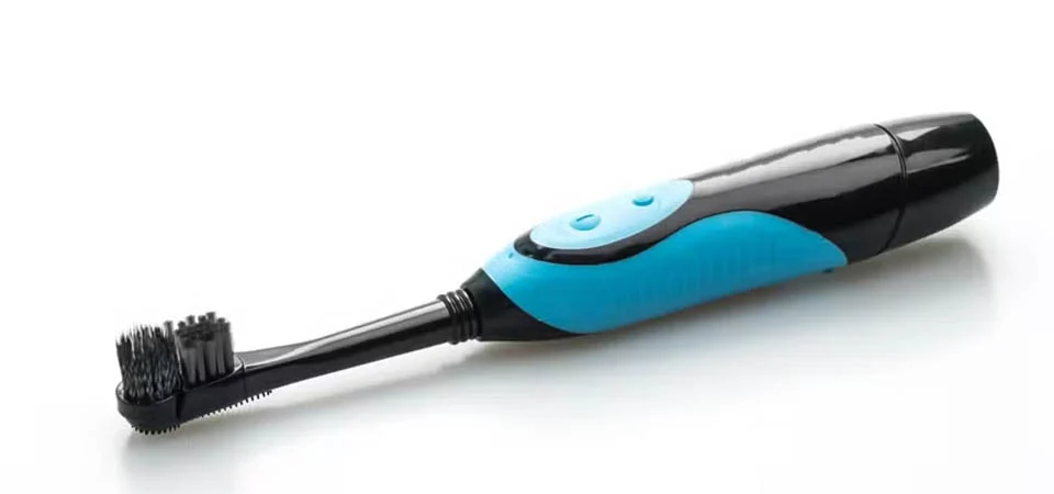 Mulher descobre traição ao analisar dados de escova dental elétrica do marido