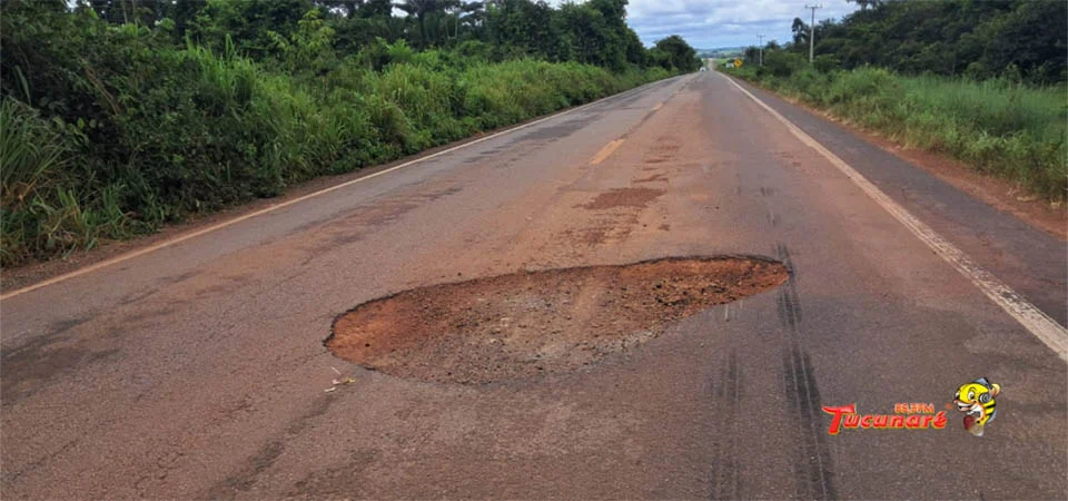 Buracos enormes oferecem risco contra a vida na Rodovia MT 338