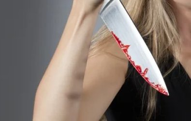 Mãe esfaqueia homem flagrado estuprando sua filha de 5 anos