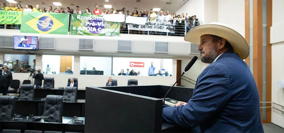 Projeto que proíbe atletas trans em esporte feminino avança na ALMT