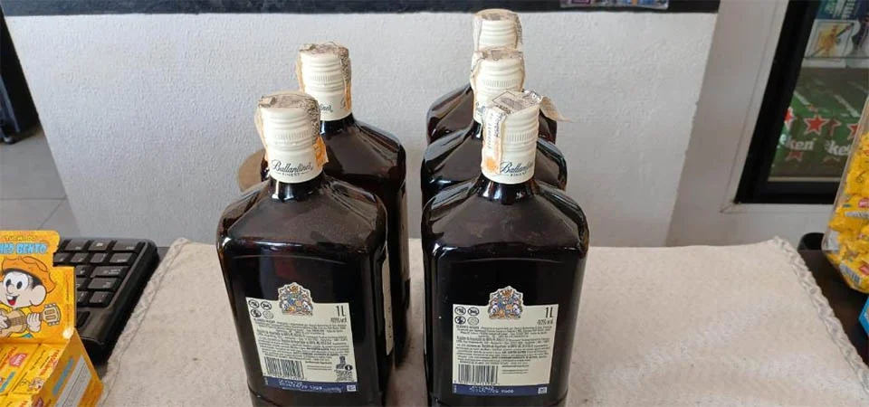 Vigilância Sanitária divulga mais um lote de whisky sob suspeita de contaminação por metanol