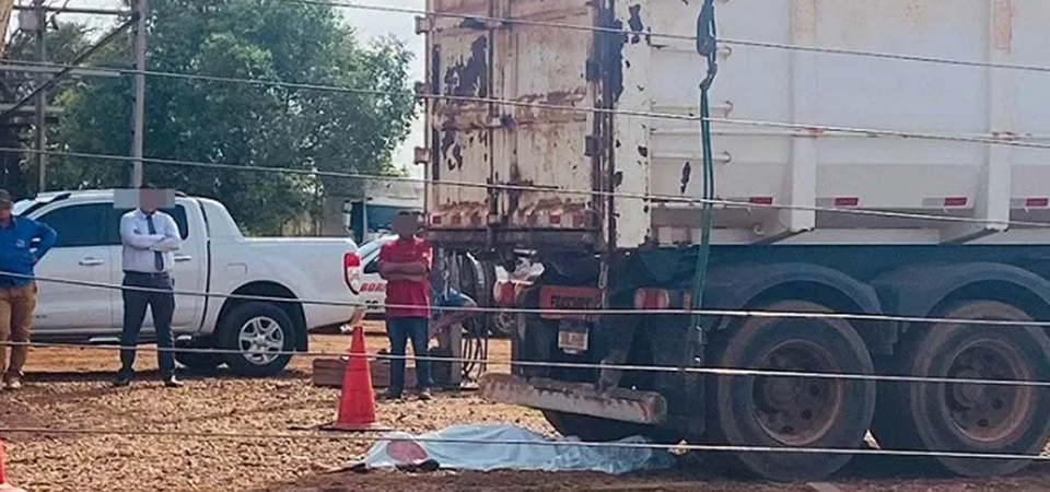 Adolescente morre após ser atingido por tampa de caminhão caçamba