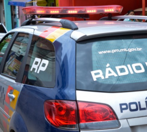 Mulher pula muro de casa e esfaqueia ex-marido em Cuiabá