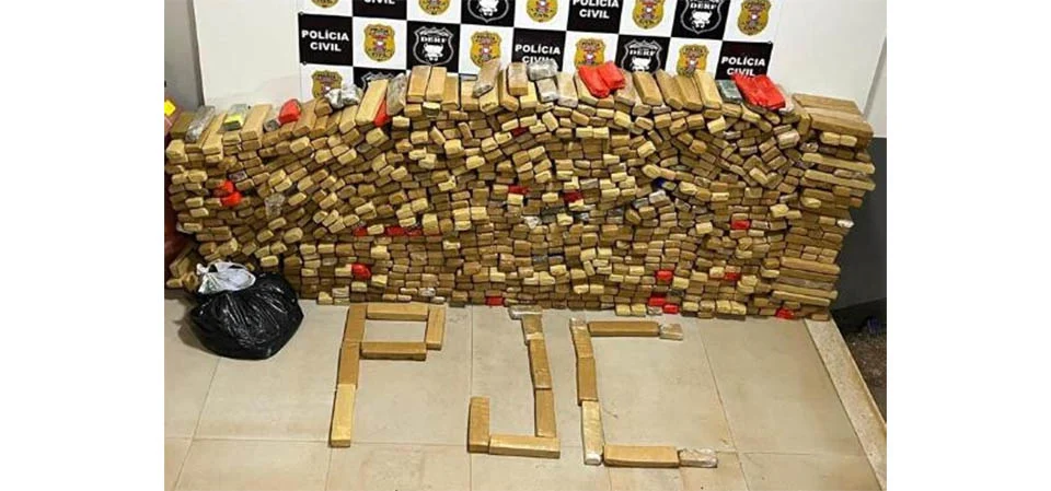 PC prende 3 e confisca R$ 1,6 milhão em drogas na “chácara do CV”