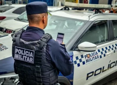 Mulher foi trancada por agressor após pedir medida protetiva